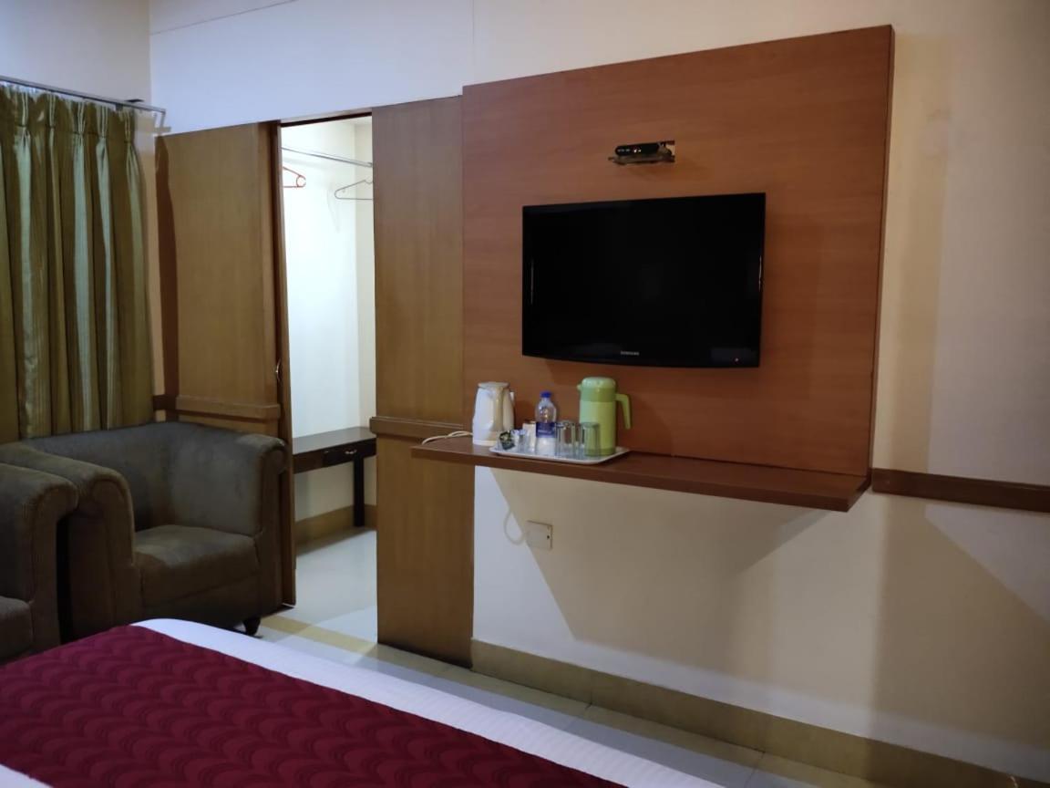 Hotel Western Gatz Theni Allinagaram Exterior foto