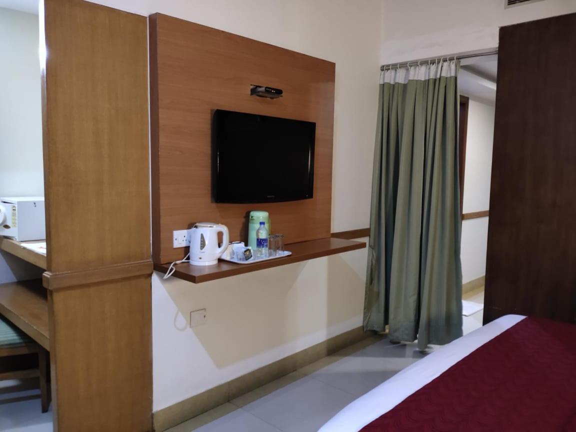 Hotel Western Gatz Theni Allinagaram Exterior foto