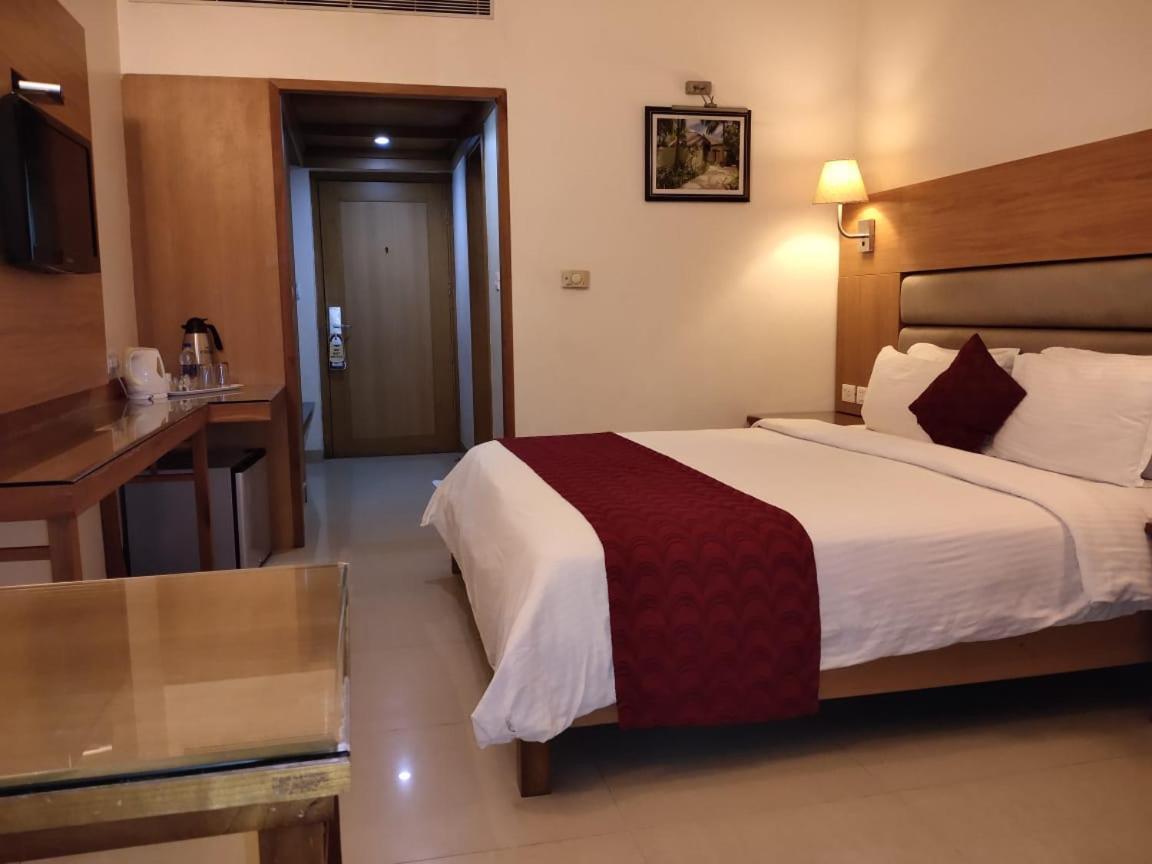 Hotel Western Gatz Theni Allinagaram Exterior foto
