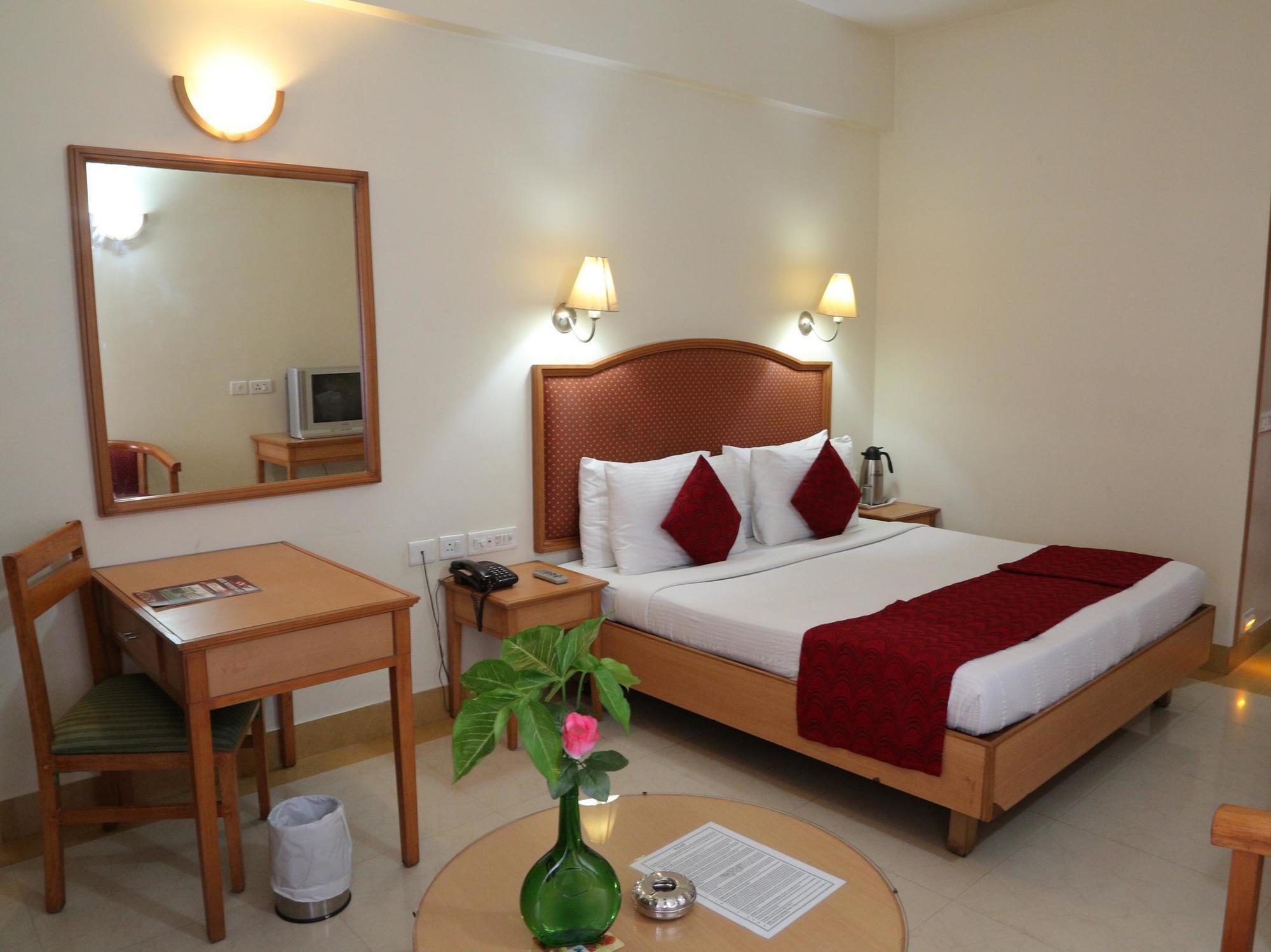 Hotel Western Gatz Theni Allinagaram Exterior foto